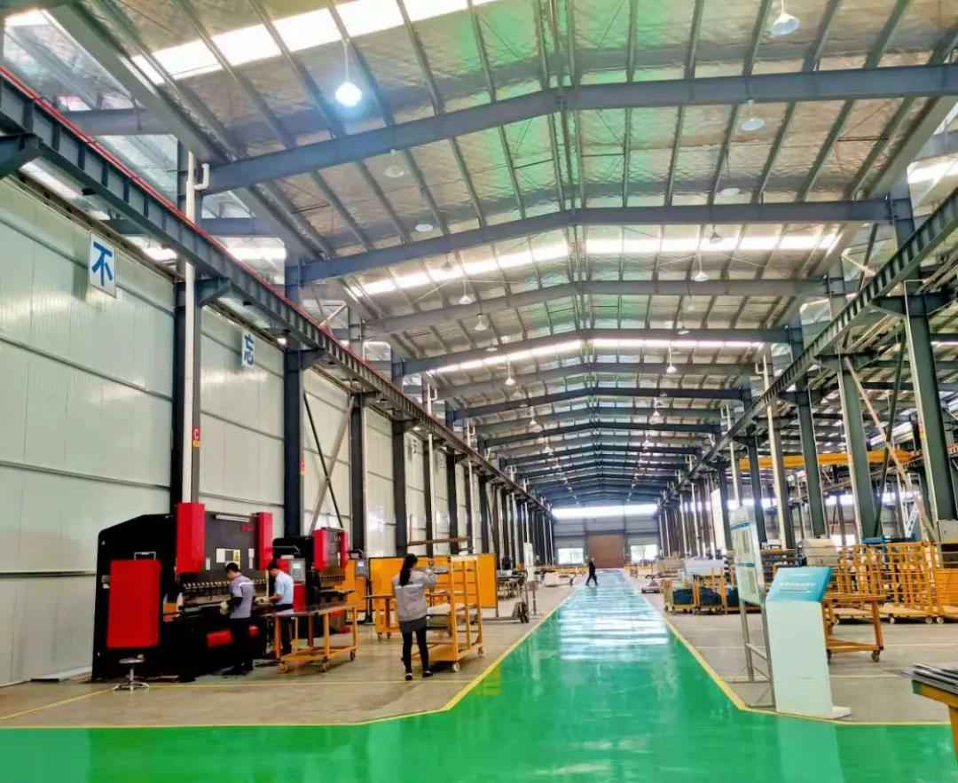 【完美网站官网在线登入-完美(中国)湖南生产基地】热火朝天生产忙，高质高效产精品！​